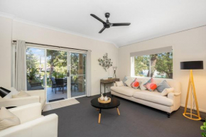 A Little Jewel By The Sea, Mollymook